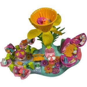 Polly Pocket 1997 Petal Village Variation Vintage Bluebird Toys *Just Play-set